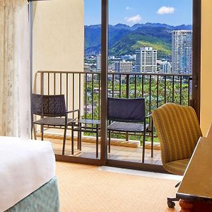 Resort View King Bed Mobility Accessible Tub